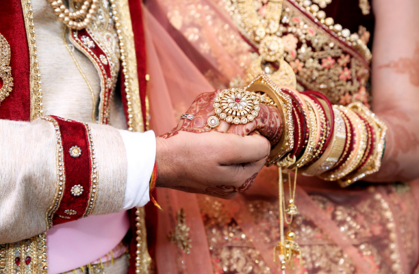 10 Stunning Ideas for DIY Wedding Invitations on a Budget